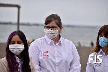 Izado de la bandera azul en Melenara/TA.